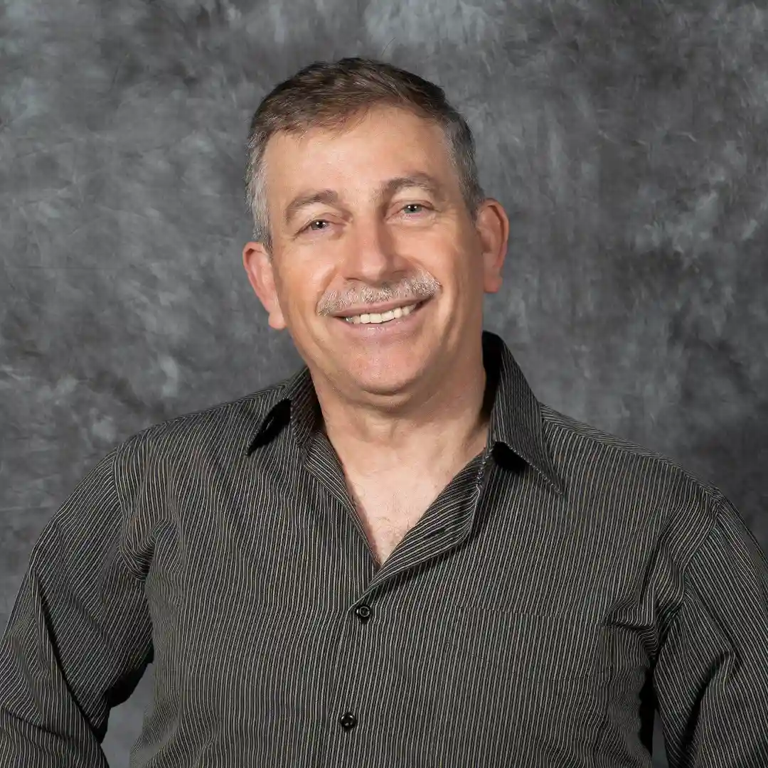 Hassan Najd, experienced Persian-Kiwi wedding photographer at HAPfilm NZ Ltd, specializing in Auckland, Hamilton, and Christchurch bridal photography.